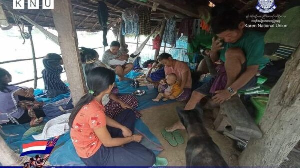 (နတ်သံကွင်းမြို့အနီးဝန်းကျင်ရှိ စစ်​ဘေး​ရှောင်ပြည်သူများ။ ဓါတ်ပုံ-KNU)