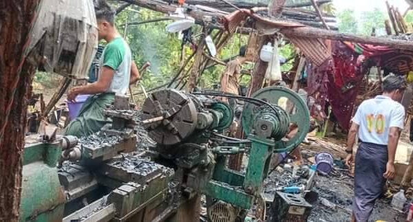 (Chindwin Attack Force အဖွဲ့၏ ထုတ်လုပ်ရေးစခန်း မီးလောင်မှုဖြစ်ပြီးနောက် တွေ့ရစဥ်။ ဓာတ်ပုံ-Chindwin Attack Force)