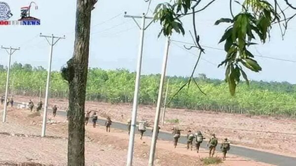 (ကျိုက်ထိုမြို့နယ်အတွင်း စစ်ကြောင်းထိုးလာသော စစ်ကောင်စိတပ်သားများအား ၂၀၂၂က တွေ့ရစဥ်။ ဓာတ်ပုံ - Thoo Lei News)