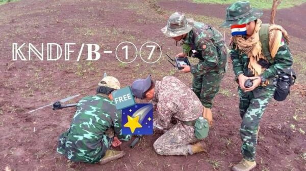 (ကရင်နီအမျိုးသားများကာကွယ်ရေးတပ်(KNDF)တပ်ရင်း - ၁၇မှ ရဲဘော်များအား တိုက်ခိုက်ရန် ပြင်ဆင်နေသည်ကို တွေ့ရစဥ်။ ဓာတ်ပုံ - KNDF)