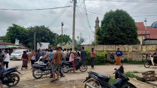 (ဇွန် ၁၅ရက်နံနက်က လဲချားမြို့တွင် အမျိုးသားတစ်ဦး​သေနတ်ဖြင့်ပစ်ခံရပြီး​နောက်​တွေ့ရစဥ်နှင့် လဲချားမြို့တည်​နေရာကို Google Map တွင်​တွေ့ရမှု။ဓါတ်ပုံ-CJ)