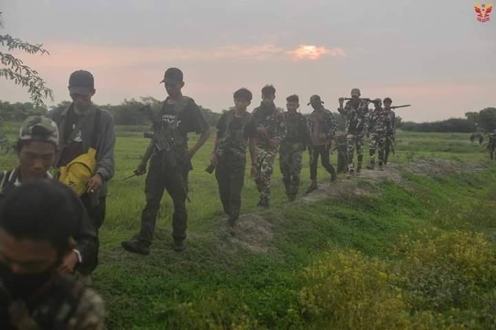 (စစ်ဆင်ရေးတွင်တွေ့ရသည့် ပြည်သူ့ရဲဘော်များ။ ဓာတ်ပုံ - 96 Soldiers)