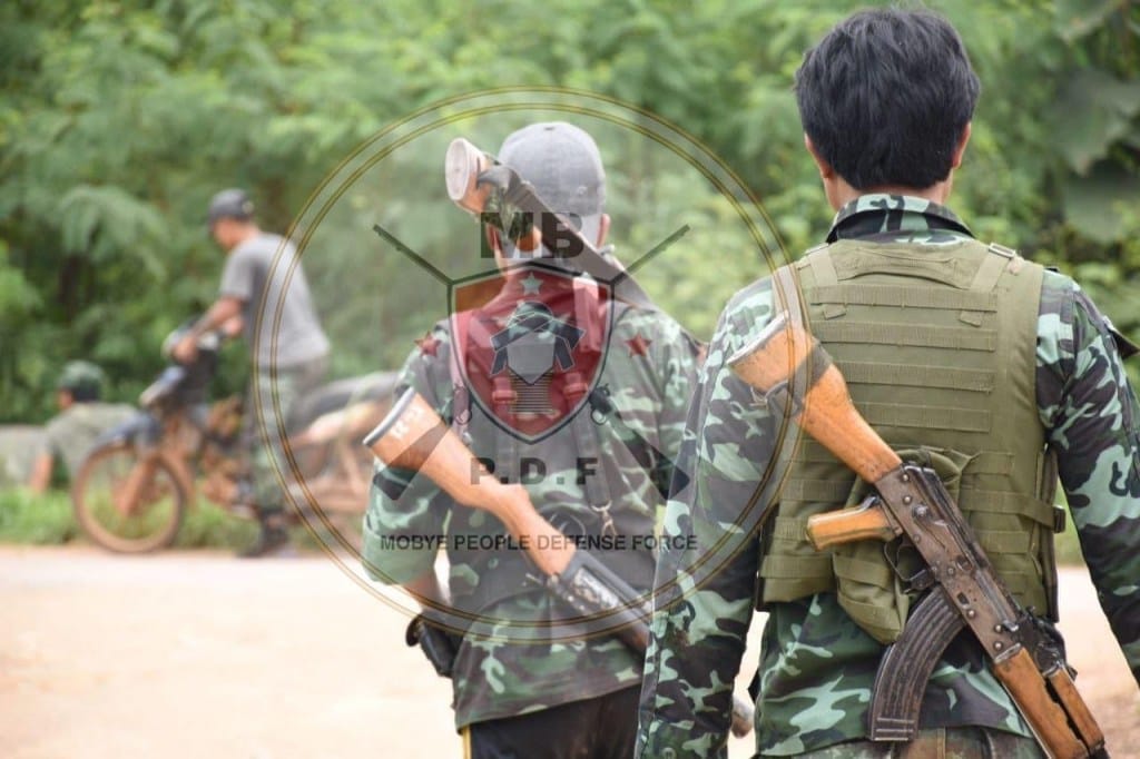 (မိုးဗြဲ PDF တပ်ဖွဲ့ဝင် အချို့နှင့် မိုးဗြဲ မြို့နယ်တည်​နေရာကို Google Map တွင်​တွေ့ရမှု ။ ဓါတ်ပုံ-မိုးဗြဲ PDF)