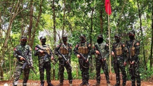 (တမူးမြို့နယ်မှ ပြည်သူ့ကာကွယ်​ရေးတပ်ဖွဲ့ဝင်အချို့ (ပုံအ​ဟောင်း) ။ဓါတ်ပုံ-PDF တမူး)