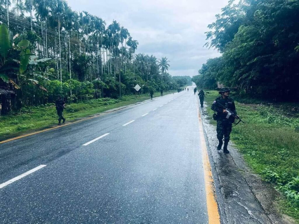 ဗျုဟာကျတဲ့ အမှတ် ၈ လမ်းမကြီးမှာ နယ်မြေစိုးမိုးရေးအတွက် PDF တပ်တွေ စစ်ဆေးနေ
