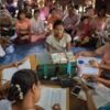 (Pact Myanmar က အမျိုးသမီးများကို အ​သေးစား​ချေး​ငွေ ထုတ်​ပေး​နေစဥ်။ဓါတ်ပုံ-Pact Myanmar)