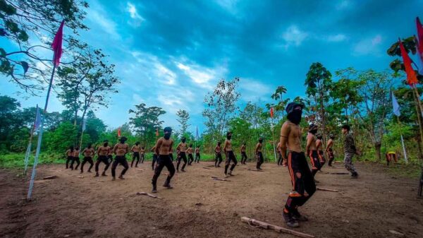(တမူး PDF တပ်ရင်း -၄ မှ တပ်ဖွဲ့ဝင်များ ​လေ့ကျင့်​နေကြစဥ်။ ဓါတ်ပုံ-PDF Tamu- 4)