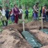 (စစ်ကောင်စီက သတ်ဖြတ်ခဲ့သည့် နန်းကစ်ရွာသားလေးဦး နှင့် ၎င်းတို့၏ စျာပန အားတွေ့ရစဥ် ။ဓာတ်ပုံ - CJ)