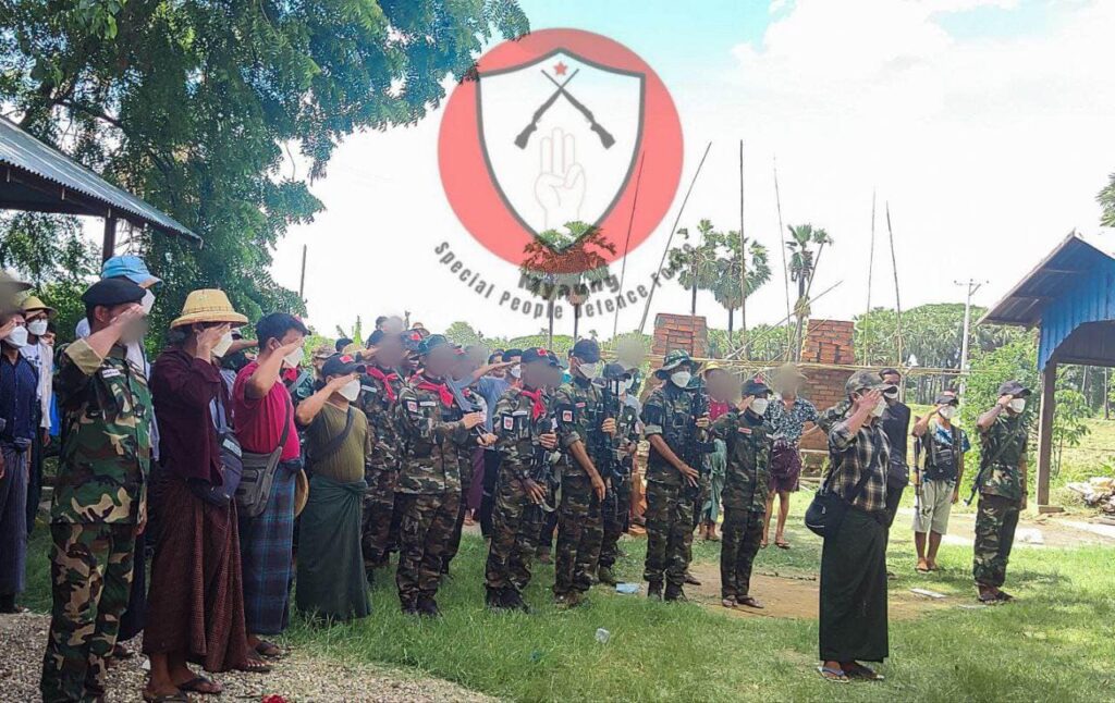 (ကျဆုံးရဲဘော်များအတွက် ဈာပနအခမ်းအနားပြုလုပ် မီးသဂြိုလ်ပေးနေစဉ်။ ဓာတ်ပုံ - ပေးပို့)