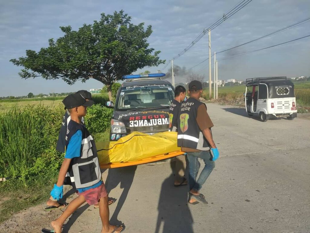 မန္တလေးက လမ်းဘေးမှာသေဆုံးနေတဲ့လူလတ်ပိုင်းအမျိုးသားအလောင်းတွေ့