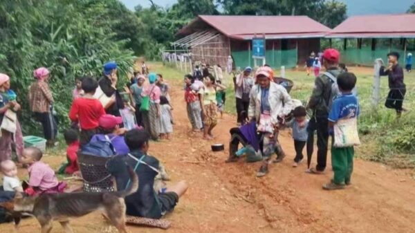 (ဝိုင်းမော်စစ်ရှောင်များကို ၂၀၂၂ ဩဂုတ် ၃ရက်က ဆဒုံးမြို့အနီး တွေ့ရစဉ်။ဓာတ်ပုံ -Kachinwave)