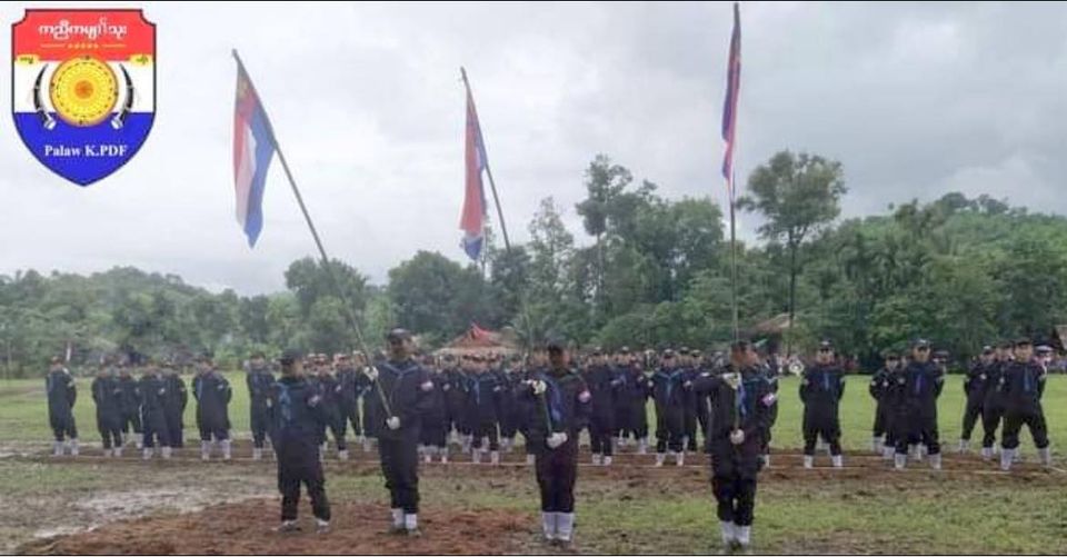 (ပုလော-KPDF မှ ရဲဘော်များအား တွေ့ရစဉ်။ ဓာတ်ပုံ - ပုလော-KPDF)