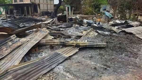 (တလိုင်းရွာအား စစ်ကောင်စီတပ် မီးရှို့ဖျက်ဆီးသွားပြီးနောက် တွေ့ရစဥ်။ ဓာတ်ပုံ - စစ်ကိုင်းမြို့နယ် သတင်းမှန်ပြန်ကြားရေး)