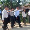 (တရုတ်ကိုယ်စားလှယ်အဖွဲ့တစ်ခု မြစ်ကြီးနားမြို့သို့ လာရောက်စဉ်။ ဓာတ်ပုံ - CJ)