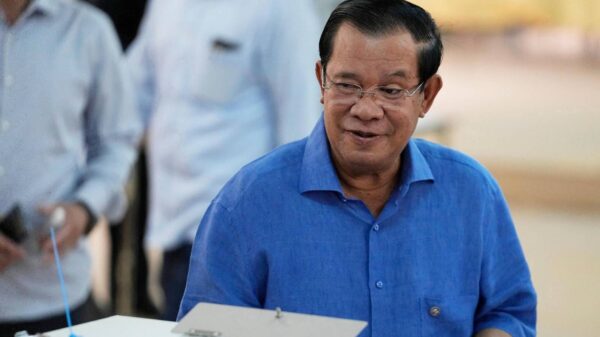 အနိုင်ရဖို့ ကျိန်းသေနေတဲ့ တစ်ဖက်သတ် ရွေးကောက်ပွဲအပြီး သားဖြစ်သူဆီ အာဏာလွှဲပေးမယ့် ကမ္ဘောဒီးယား ဝန်ကြီးချုပ်