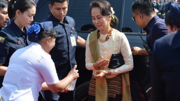ဒေါ်အောင်ဆန်းစုကြည်ရဲ့သက်တော်စောင့်အဖွဲ့ခေါင်းဆောင် ရဲအုပ် ထောင်ကနေ ပြန်လွတ်လာ