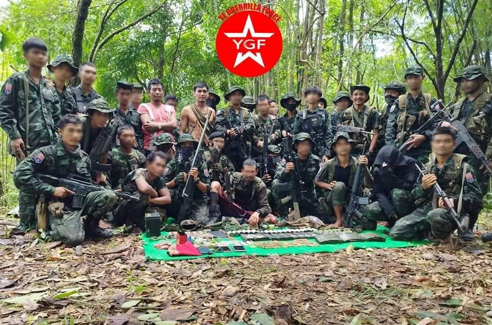 (KNLA နှင့် YGF ပူး​ပေါင်းစစ်​ကြောင်းနှင့်သိမ်းဆည်းရရှိ​သော ခဲယမ်းနှင့် ကျည်များ။ဓါတ်ပုံ-YGF)