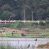 (ချင်းတွင်းမြစ်အတွင်းစစ်​ကောင်စီတပ်၏ ​ရေယာဥ်တစ်စင်းကို ဇွနမလအတွင်း​တွေ့ရစဥ်။ ဓါတ်ပုံ-အညာပစ်တိုင်း​ထောင်​လေးများ)