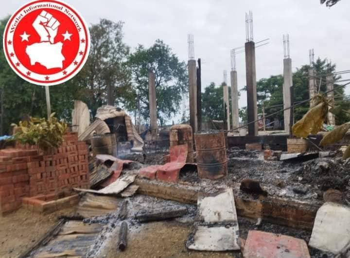 (စစ်ကောင်စီတပ်က မီးရှို့ဖျက်ဆီးသွားပြီးနောက် ရှိမ်းမကားရွာဈေးနှင့် နေအိမ်များကိုတွေ့ရစဥ်။ ဓာတ်ပုံ- Wetlet Informational Network)