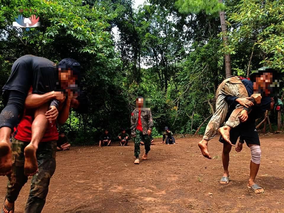 (MPRF အဖွဲ့ဝင်များ စစ်မြေပြင်အရေးပေါ်ကယ်ဆယ်ကုသရေး မွန်းမံစင်တန်းတက်ရောက်နေကြစဥ်။ဓါတ်ပုံ-MPRF)