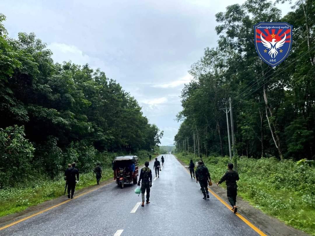 (ပြည်သူ့ကာကွယ်​ရေးတပ်ဖွဲ့ဝင်များ။ ဓါတ်ပုံ-MDY-PDF ၊YGN-PDF ၊JOC)