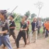 (သပိတ်ကျင်း ပကဖ၊ ပြည်သူ့ကာကွယ်ရေးအဖွဲ့-ကြာညှပ်မှ ရဲဘော်များအား တွေ့ရစဥ်။ ဓာတ်ပုံ - ပေးပို့)