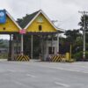 (ကွတ်ခိုင်မြို့တိုးဂိတ်ရှေ့တွင် တွေ့ရသည့် စစ်ကောင်စီတပ်သားတစ်ဦး။ ဓာတ်ပုံ - CJ)