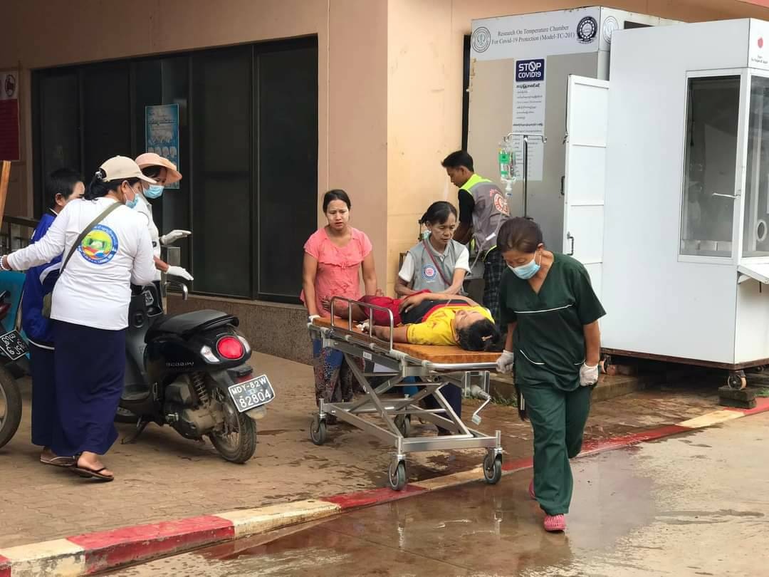 လားရှိုးမြို့ ဇွဲထက်ရွှေဆိုင်ရှေ့ဗုံးပေါက်ပြီး လူ ၁၂ ဦး ဒဏ်ရာရ၊ ၂ဦးစိုးရိမ်ရ