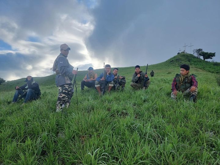 (ကန်ပက်လက် ချင်းဒေသကာကွယ်ရေးတပ် (CDF)မှ ရဲဘော်များအား တွေ့ရစဉ်။ ဓာတ်ပုံ - CDF)