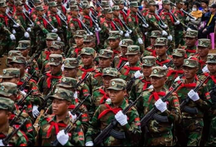 (တအာင်းတပ်မတော်(TNLA)မှ တပ်သားများအား တွေ့ရစဥ်။ ဓာတ်ပုံ - TNLA)