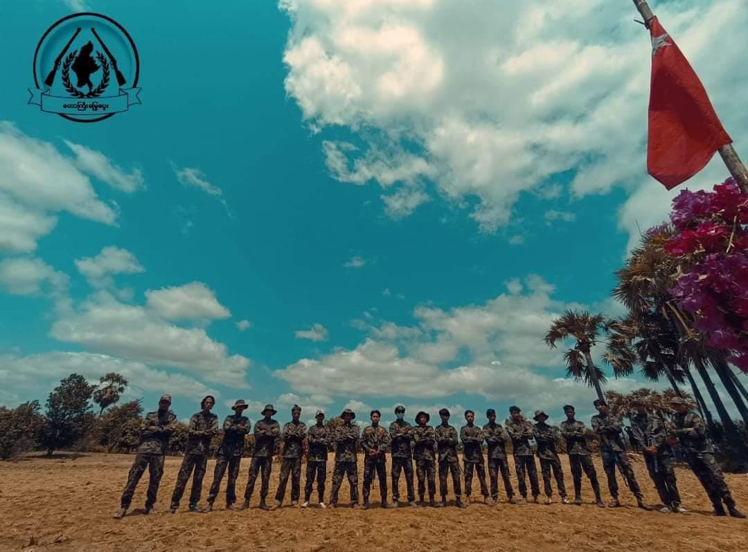 (PDF တပ်ရင်းတပ်ဖွဲ့ အသီးသီးတွင် အာဇာနည်နေ့အခမ်းအနားကျင်းပနေကြစဥ်။ဓာတ်ပုံ -ပြည်သူ့ကာကွယ်ရေး တပ်ဖွဲ့များ)
