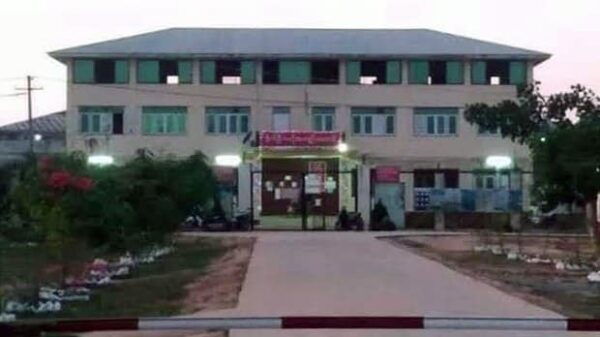 (ပဲခူးတိုင်း၊ ဒိုက်ဦးဗဟိုအကျဉ်းထောင်ကို တွေ့ရစဉ်။ဓာတ်ပုံ - CJ)
