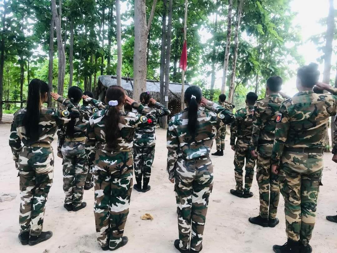 (ယနေ့ကျရောက်သော အာဇာနည်နေ့တွင် PDF အလံတစ်ဝက်လွှင့်၍ အာဇာနည်ခေါင်းဆောင်များကို PDF များက အလေးပြုနေစဥ်။ဓါတ်ပုံ-PDF)