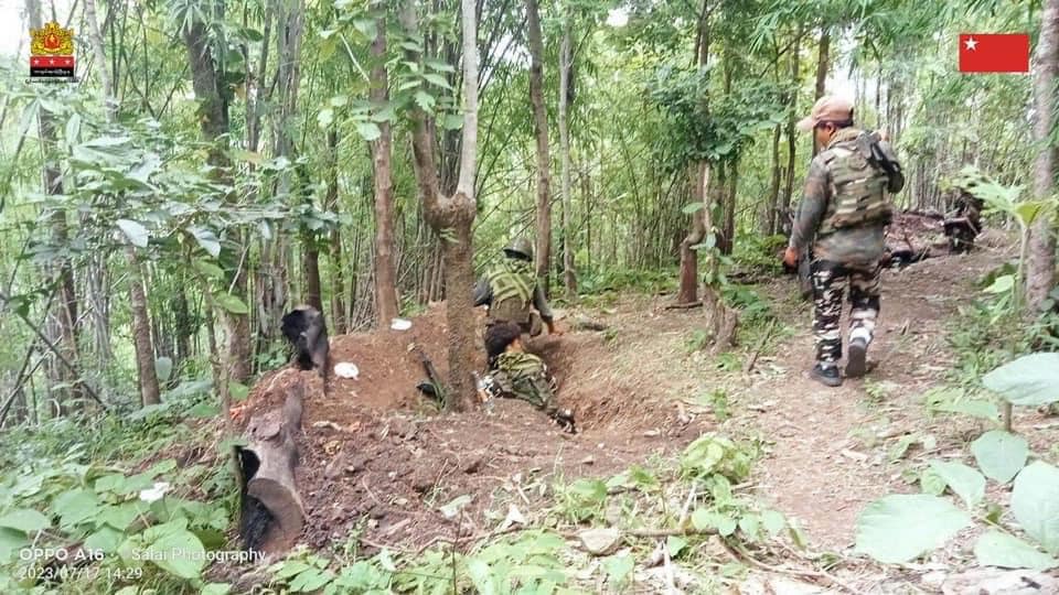 (CNA/CDF/PDF ပူးပေါင်းတပ်မှ ရဲဘော်များအား တွေ့ရစဉ်။ ဓာတ်ပုံ - MOD/NUG)