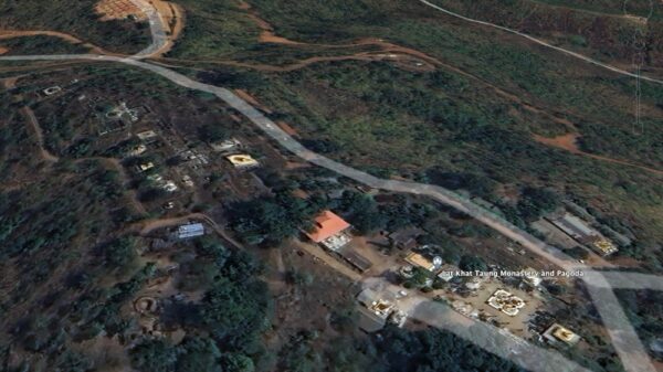 လက်ခတ်​တောင်နှင့် မြဝတီမြို့တို့ကို Google Map တွင်​တွေ့ရမှု