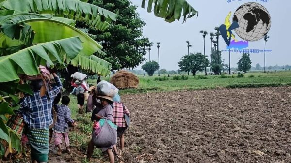 စစ်ကိုင်းတိုင်း ၊ခင်ဦးမြို့နယ်မှာ တိမ်းရှောင်နေရတဲ့ ဒေသခံပြည်သူတွေကိုတွေ့ရစဉ်