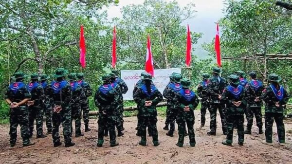 (​လောင်းလုံ PDF တပ်ဖွဲ့ဝင်များ ။ဓါတ်ပုံ- LLPDF)