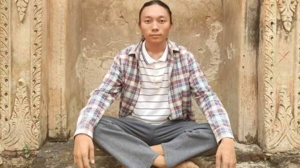 (ကျဆုံးခဲ့သော ဘုတလင်မြို့နယ်ဗကသဥက္ကဌ၊ ဒုဥက္ကဌနှင့် သတင်းနှင့်ပြန်ကြားရေးမှူးတို့၏ ဓာတ်ပုံများအား တွေ့ရစဥ်။ ဓာတ်ပုံ-ဗကသအဖွဲ့ချုပ်)