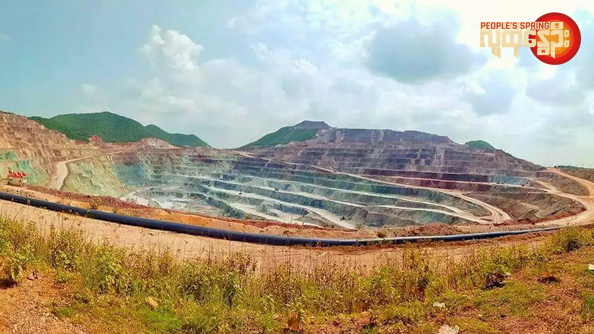 -စစ်တပ်အာဏာသိမ်းပြီး ၂ နှစ်​​ကျော်ကြာရပ်နားဖားရာမှ ပြတ်လည်  လညိပတ်ရန် ပြင်ဆင်​နေ​သော​ကြေးနီးစီမံကိန်း ဝန်းကျင်ကို ၂၀၂၂ နှစ်ကုန်ပိုင်းက​တွေ့ရစဥ် ။ဓါတ်ပုံ-People's Spring
