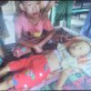(လက်နက်ကြီးထိမှန်သေဆုံးခဲ့ရသူ သမီးငယ်မနှင်းရွှေရည်လင်းရုပ်အလောင်း​ဘေးတွင် ငိုကြွေးနေသော ၆ နှစ်အရွယ် အစ်ကိုဖြစ်သူအားတွေ့ရစဥ်။ ဓာတ်ပုံ-Yesagyo Township Info Committee)