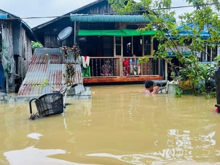 (ပဲခူးမြို့ရှိ ရပ်ကွက်အချို့၌ ရေကြီးမှုမြင်ကွင်းများ။ ဓာတ်ပုံ - CJ)