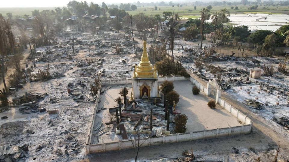 စစ်ကိုင်းတိုင်း၊ မင်းကင်းနယ်က ဘင်ရွာ မီးရှို့ခံရပြီးနောက်တွေ့ရစဉ်(ပုံဟောင်း)