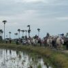 (ထွက်ပြေးတိမ်းရှောင်လာရသော ခင်ဦးနယ်မှ ပြည်သူများအား တွေ့ရစဥ်။ ဓာတ်ပုံ - CJ)
