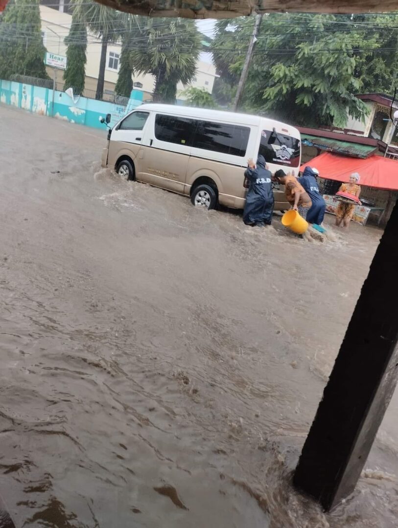 (မြဝတီ ၊ဘီးလင်း ၊ဘားအံ့ မြို့တို့တွင် သြဂုတ် ၅ ရက်က ​ရေကြီး​နေစဥ်။ဓါတ်ပုံ-CJ)