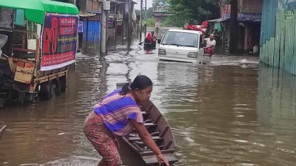 (သောင်းရင်းမြစ်​ရေကြီးမှုကြောင့် ကရင်ပြည်နယ် မြဝတီမြို့နှင့် ဘားအံမြို့တို့ရှိ ရပ်ကွက်အချို့ရေးကြီးမှုများဖြစ်ပေါ်နေသည်။ ဓာတ်ပုံ - ကရင်အမျိုးသားမီဒီယာ)