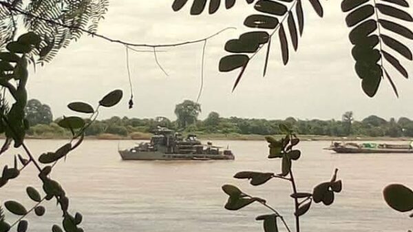 (စစ်ကောင်စီ၏ ရေယာဥ်တစ်စီးအား ချင်းတွင်းမြစ်တစ်နေရာတွင် တွေ့ရစဥ်။ ဓာတ်ပုံ-Cj)
