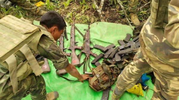 (ဟားခါး - ထန်တလန်အကြား သီတာနားနေစခန်းအနီးတွင် ဇူလိုင် ၇ရက်နှင့် ၈ ရက်က ဖြစ်ပွားခဲ့သော တိုက်ပွဲအတွင်း စစ်ကောင်စီတပ်ထံမှ သိမ်းဆည်းရရှိသော လက်နက်ခဲယမ်းများ။ ဓာတ်ပုံ - The Chin Journal)