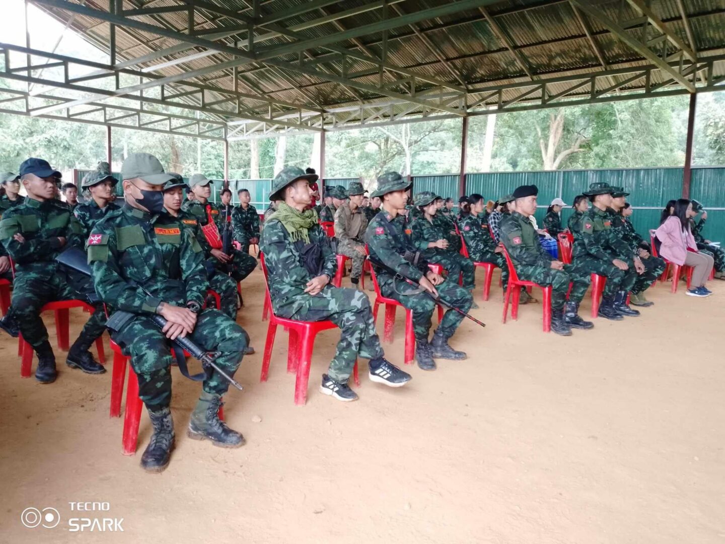 (ယနေ့ (ဩဂုတ် ၁၇ရက်) ကျရောက်သည့် (၇၅) နှစ်မြောက် ကရင်နီတပ်မတော်နေ့အခမ်းအနားကို လွတ်မြောက်နေရာတစ်နေရာ၌ ကျင်းပနေစဉ်။ ဓာတ်ပုံ - KnIc)