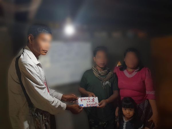 ကြာအင်းဆိပ်ကြီးတွင် တပ်နှင့် ရဲCDMများကို ထောက်ပံ့ငွေပေးအပ်