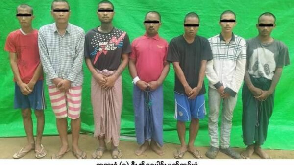 (ဖမ်းဆီးရမိထားသော ကျူးလွန်သူ ခုနစ်ဦးအားတွေ့ရစဥ်။ ဓာတ်ပုံ-မုံရွာပအဖ)